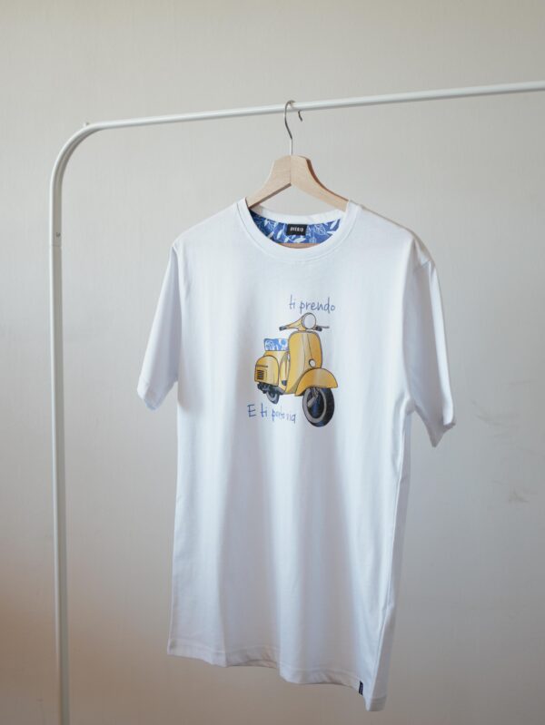T-SHIRT VESPA GIALLA - immagine 2